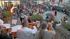 Vor einem stattlichen Publikum spielten die Ehemaligen der Tänzelfest-Knabenkapelle bei ihrem traditionellen Zapfenstreich vor dem Kaufbeurer Rathaus auf.