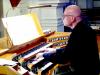 Feines Gespür für Klangfarben: Johannes Skudlik am der um ein Fernwerk erweiterten Orgel von Siegfried Schmid in der Immenstädter Pfarrkirche St. Nikolaus.