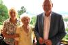 Anna Maria Greß erhielt zum Geburtstag Glückwünsche von Tochter Marion und Bürgermeister Thomas Stamm.