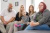 Im Bild von links: Stephan Stenglein, Lea Neubauer, Juna Stenglein, Lina Neubauer und Tanja Neubauer. Mit den Spenden soll ein behindertengerechtes Auto finanziert werden, um in Zukunft Ausflüge mit der Familie zu ermöglichen.