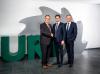 Tomas Gundersdorf (links) verabschiedet sich nach 30 Jahren in den Ruhestand. Die neue Doppelspitze formen der im Amt bleibende Peter Heßler (rechts) und sein Sohn Florian Heßler (mitte). 