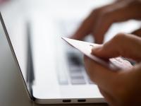 Betrüger hinter dubiosen Onlineshops finden immer wieder ihre Opfer: Jetzt zahlte ein Mann aus dem Raum Bäumenheim für ein Balkonkraftwerk, das er nie bekam.
