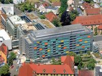 Auch das Josefinum in Augsburg will am Freitag symbolisch den Haupteingang schließen.
