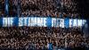 Fans des FC Schalke 04 sorgen vor dem Spiel gegen den Karlsruher SC für eine Choreografie mit klarer Botschaft.