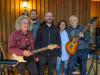 Unter anderem die „Huber & Schwarz Band“ unterhielt beim Carpot-Open-Air in Weinhausen die Zuschauer. 