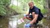 Yannik Bavendiek ist trockener Flussmeister beim Wasserwirtschaftsamt Kempten. Hier an der Durach, südlich von Kempten.