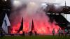 Vor dem Anpfiff zündeten die mitgereisten Mainzer Fans Pyrotechnik.