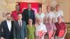 Gruppenfoto zum Jubiläum (von oben links): stellvertretender OV-Vorsitzender Wolfgang Perschke, Bürgermeister Stefan Rottmann, Vorsitzende des SPD-Kreisverbands Schweinfurt-Land Martina Braum und Bernd Barthelmes, zweiter Bürgermeister Jürgen Geist. Vorne von links: OV -Vorsitzender Sebastian Lösch, Landrat Florian Töpper, BdB Sabine Dittmar, Theo Kohmann, Rudolf Müller und Gerhard Barthelmes.
