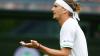 Ratlos in Wimbledon: Nach seinem Aus in Runde eins beim Rasenklassiker hatte Zverev Einblick in sein Seelenleben gegeben. (Archivbild) Ratlos in Wimbledon: Nach seinem Aus in Runde eins beim Rasenklassiker hatte Zverev Einblick in sein Seelenleben gegeben. (Archivbild)