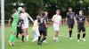 Der Ausgleich zum 1:1: Ebelsbachs Torwart Florian Grübert fälscht den Ball unglücklich ins eigene Tor ab.
