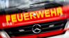 Die gerufene Feuerwehr hat den Brand schnell unter Kontrolle. (Symbolbild)