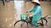 In Hanoi waren viele Straßen völlig überflutet. In Hanoi waren viele Straßen völlig überflutet.