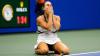 Aryna Sabalenka sackte nach dem Erfolg überglücklich auf den Boden. Aryna Sabalenka sackte nach dem Erfolg überglücklich auf den Boden.