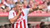 Kölns Trainer Lukas Kwasniok macht sich keine Gedanken wegen des Eriksen-Transfers zum VfL Wolfsburg