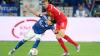 Alexander Bernhardsson (r) machte in einem engen Spiel mit seinem Tor den Unterschied.