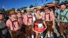 Eine Gruppe Touristen auf dem Oktoberfest.