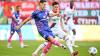 Mainz-Profi Dominik Kohr (links) und Augsburgs Fabian Rieder kämpfen um den Ball.