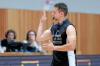 Marcell Mahmoud, Basketball-Abteilungsleiter bei der TG Veitshöchheim, sprang beim Testspiel der Würzburg Baskets als Schiedsrichter ein.