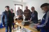 Geschichtsinteressierte aus Sulztal ordnen das Archiv.