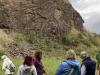 Die Basaltsäulen in der sogenannten Meilerstellung beeindruckten die Teilnehmerinnen und Teilnehmer der Wanderung zum Geotop Lindenstumpf.