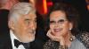 Der Schauspieler Mario Adorf und Claudia Cardinale sitzen 2010 bei der Verleihung des Deutschen Entertainment-Preises DIVA nebeneinander.
