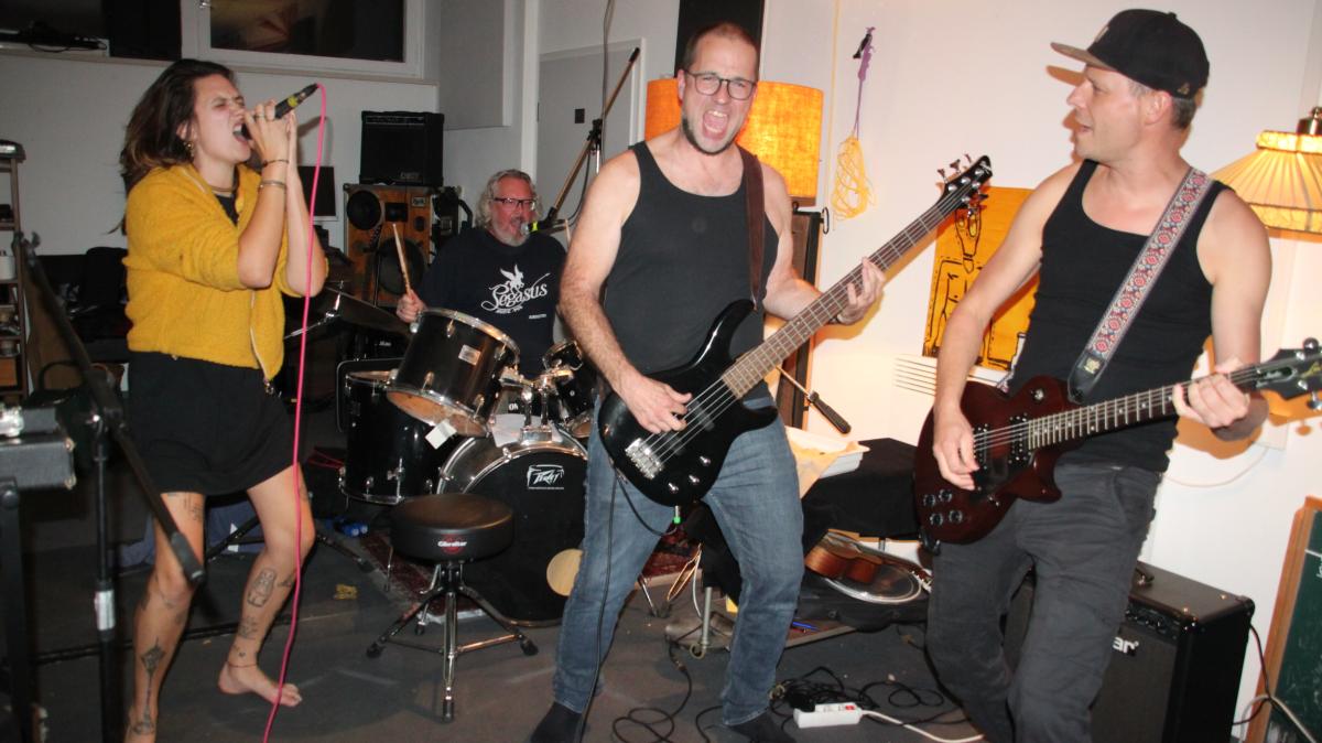 Lukrativer-Bandwettbewerb-mit-100-FeinRIPP-kommt-in-die-Kulturschule-G-mannsreuth