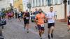 Die  zehn Kilometer lange Strecke des 31. Durlacher Turmberglaufs verlief durch die Altstadt und zog zahlreiche Zuschauer an.