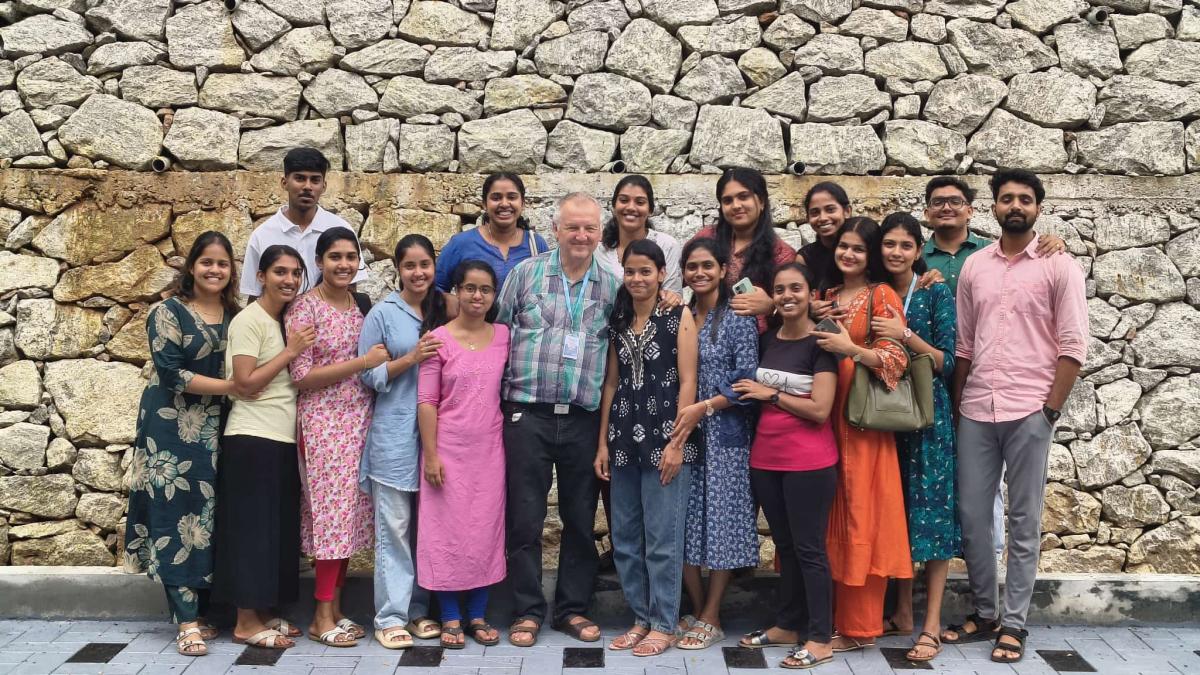 German lessons in India: Bobingen teacher teaches students the language