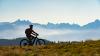 Der Bregenzerwald in Vorarlberg ist für seine malerischen Bergkulissen bekannt. Die Gegend kann man auch wunderbar mit dem Gravelbike erkunden. Wir haben fünf schöne Touren zusammengestellt. 