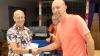 Der FC Niederrieden hat Stefan Santihanser (rechts) die Ehrenmedaille des Vereins verliehen. Santihanser hat 100 Tischtennis-Turniere veranstaltet und damit  "dem FC Niederrieden im süddeutschen Raum zu einer positiven Ausstrahlung verholfen", erklärte Vorsitzender Rainer Dreier (links). 