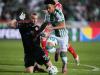 Der FSV Mainz 05 um Torwart Robin Zentner (l) lieferte sich eine umkämpfte Partie gegen Omonia Nikosia.