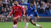 Chelseas Reece James (r) gegen Liverpools Mohamed Salah.