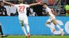 Münchens Torschütze Luis Díaz (Bayern München, r) und Konrad Laimer (Bayern München) jubeln nach dem Tor zum 1:0.