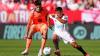 Sevillas Alexis Sanchez (r) lieferte ein gutes Spiel gegen seinen Ex-Club.