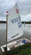 Ein Regatta-Optimist.