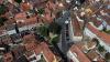 Die Kitzinger Altstadt mit Kaiserstraße und Königsplatz: Bisher sucht man Solar- und Photovoltaikanlagen dort vergeblich.