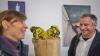 Thomas Gröhling und Sarah Haase im Gespräch über Gröhlings Skulptur der Giftpfeilfrösche.