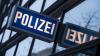 Der Mann brachte den Hund auf die Polizeiwache. (Symbolbild)