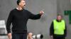 Augsburg-Trainer Sandro Wagner hat schon jetzt eine ereignisreiche erste Saisonphase hinter sich. (Archivbild)
