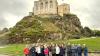 Ein Großteil der Reisegruppe und einige französische Gastfamilien waren war beim Stadtrundgang durch Falaise dabei. Im Hintergrund die imposante Burg Wilhelm des Eroberers.