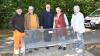 Joachim Beck (Bauhof), Günter Führich (OGV Zell), Bürgermeister Kipke, Monika Ziller (OGV Zell) und Monika Stange (OGV Zell) bei der gespendeten Sitzbank am Mainradweg. Joachim Beck (Bauhof), Günter Führich (OGV Zell), Bürgermeister Kipke, Monika Ziller (OGV Zell) und Monika Stange (OGV Zell) bei der gespendeten Sitzbank am Mainradweg.