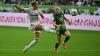 Energisch: Bayern-Star Giulia Gwinn (l).