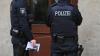 Die Polizei sucht weiter nach dem achtjährigen Fabian und befragt die Nachbarn und Anwohner.