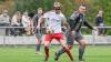 Keinen Sieger gab es im Kellerduell zwischen dem TSV Bad Königshofen (links Bastian Endres) und dem FC WMP Lauertal (rechts Fabian Kuhn) 