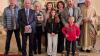 Glückwünsche zur goldenen Hochzeit (v. li.): Sohn Ralf Schönwald, das Jubelpaar Josef und Gundi Schönwald, die Enkelinnen Sophia und Anna Dinkel, Tochter Stephanie Dinkel, Sohn Mario Schönwald, Enkel Leonardo und Pfarrer i. R. Hans Hübner nach dem Dankgottesdienst.