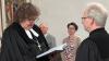 Anne Salzbrenner, Dekanin des Dekanats Rügheim, führte Hans-Christian Neiber in sein Amt als Pfarrer der Kirchengemeinden Westheim und Eschenau ein.
