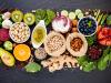 Obst, Gemüse und Nüsse sind reich an Vitaminen – beim Kochen können jedoch viele davon verloren gehen. Denn Vitamine sind oft hitzeempfindlicher als Mineralstoffe.