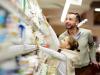 Beim Einkaufen auf Milchprodukte achten: Der Konsum von Milch, Käse, Joghurt und Co. soll helfen, das Risiko einer Typ-2-Diabetes-Erkrankung zu senken.