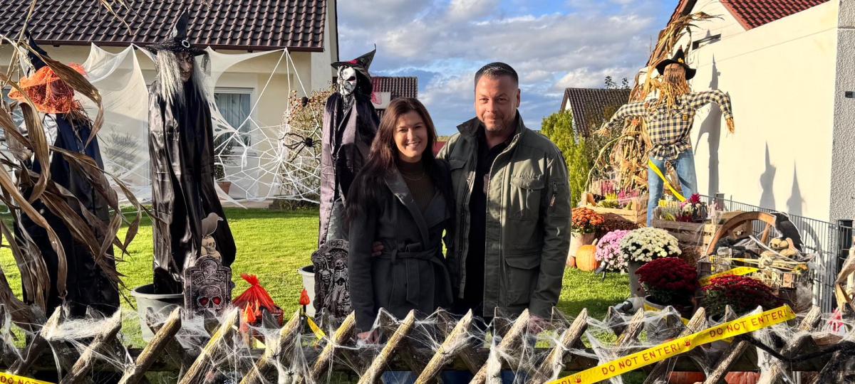 „Das ist unser Ding“: Dieses Paar steckt hinter dem Halloweenhaus in Lauterbach