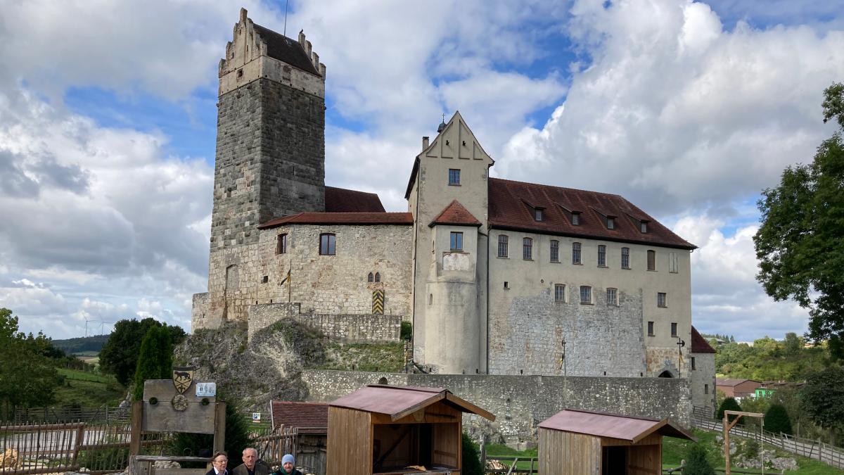 Einmal Burgherr sein: Wie ein Ehepaar Burg Katzenstein aus dem ...